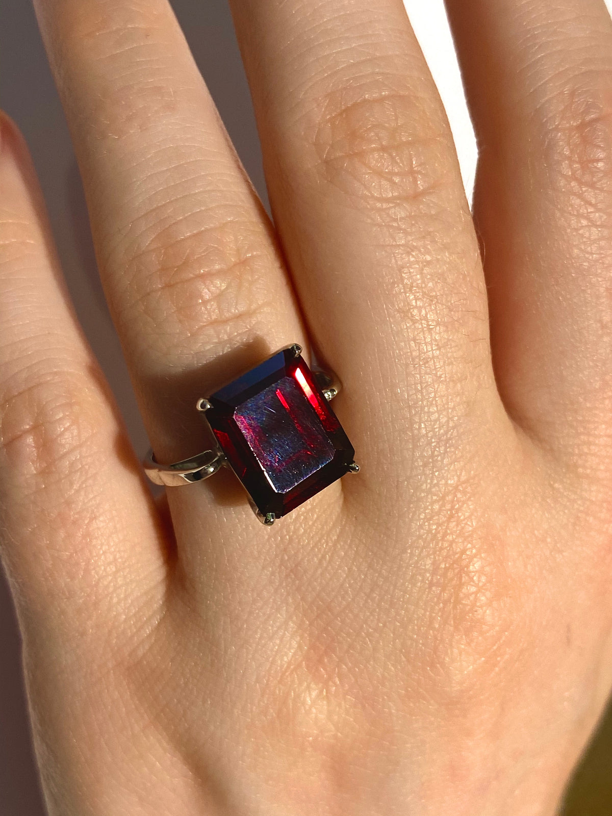 9ct White Gold 4.0ct Baguette Garnet Dress Ring
