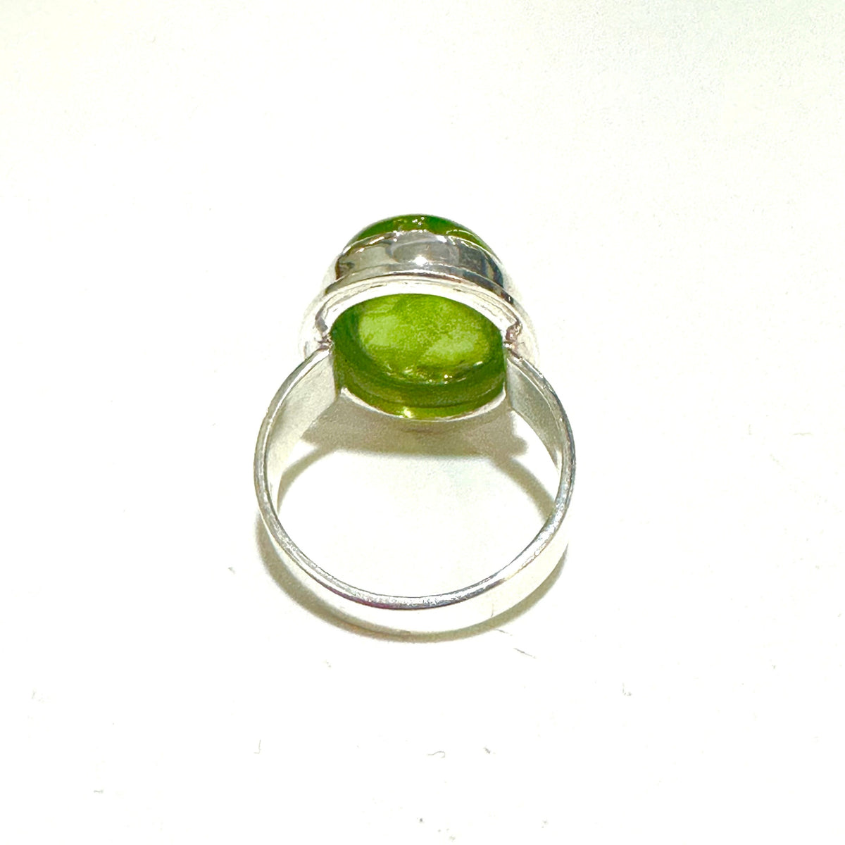 5.67g Sterling Silver Cabochon Peridot Ring