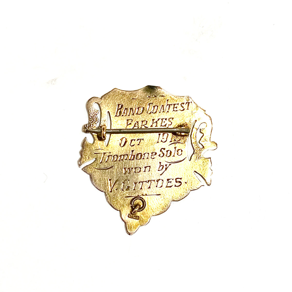 9ct Yellow Gold Engraved Badge