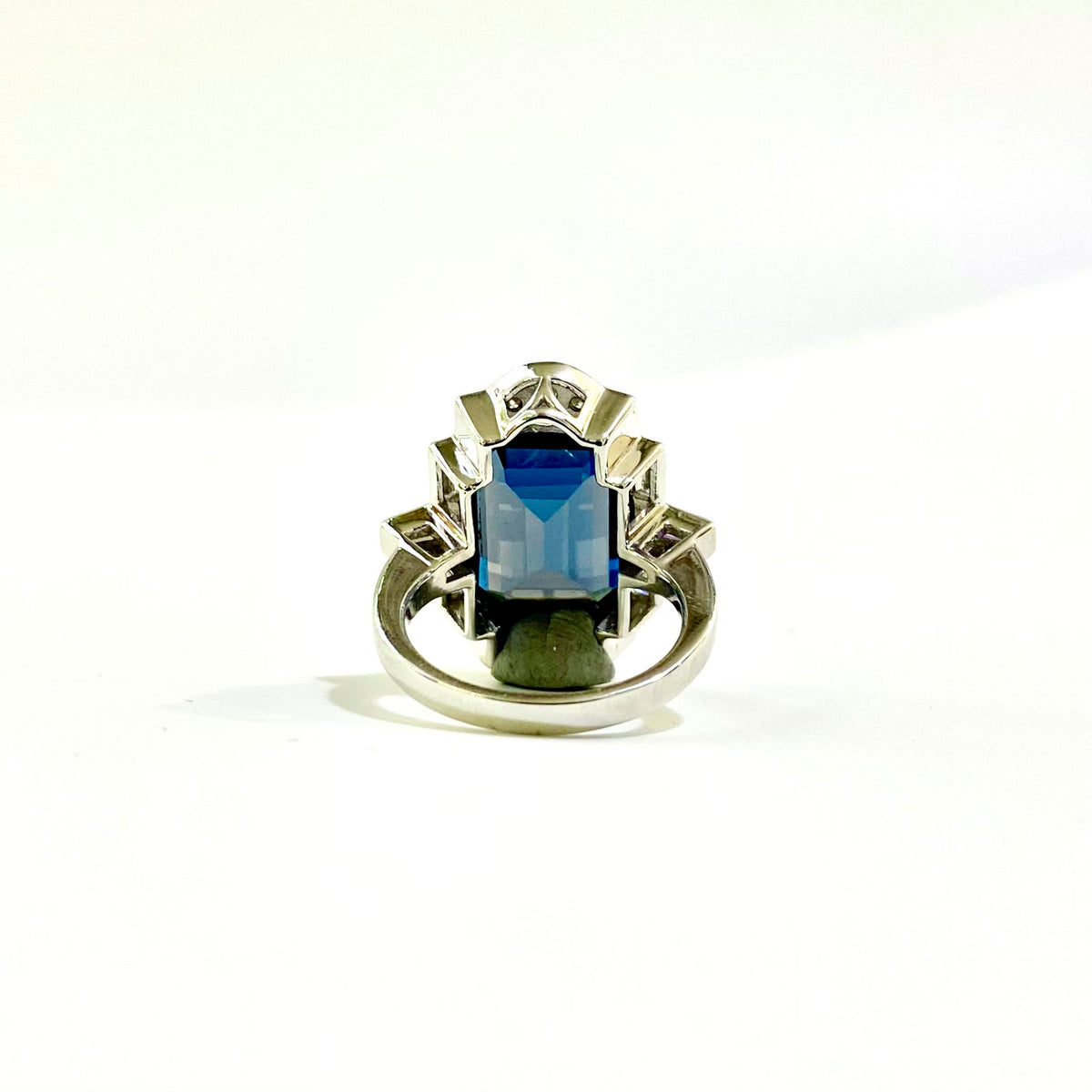 18ct White Gold London Blue Topaz and Diamond Ring