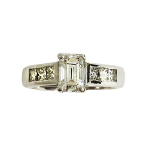 18ct White Gold 1.05ct Baguette Cut Diamond Dress Ring