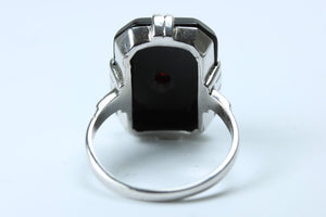 9ct White Gold Natural Coral and Onyx Ring