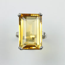 18ct White Gold Yellow Citrine Ring