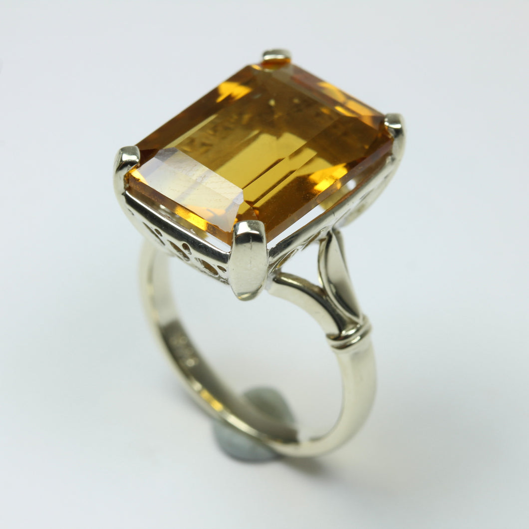 9ct White Gold Yellow Citrine Ring
