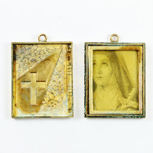 Antique 9ct Yellow Gold Engraved Bible Locket