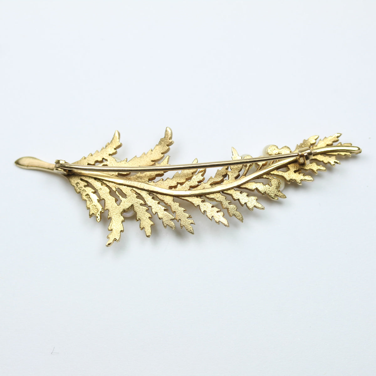 9ct Yellow Gold Long Fern Freshwater Pearl Brooch