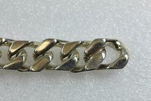 Silver Curb Chain With Central Plate and Safety Latch Men’s Bracelet