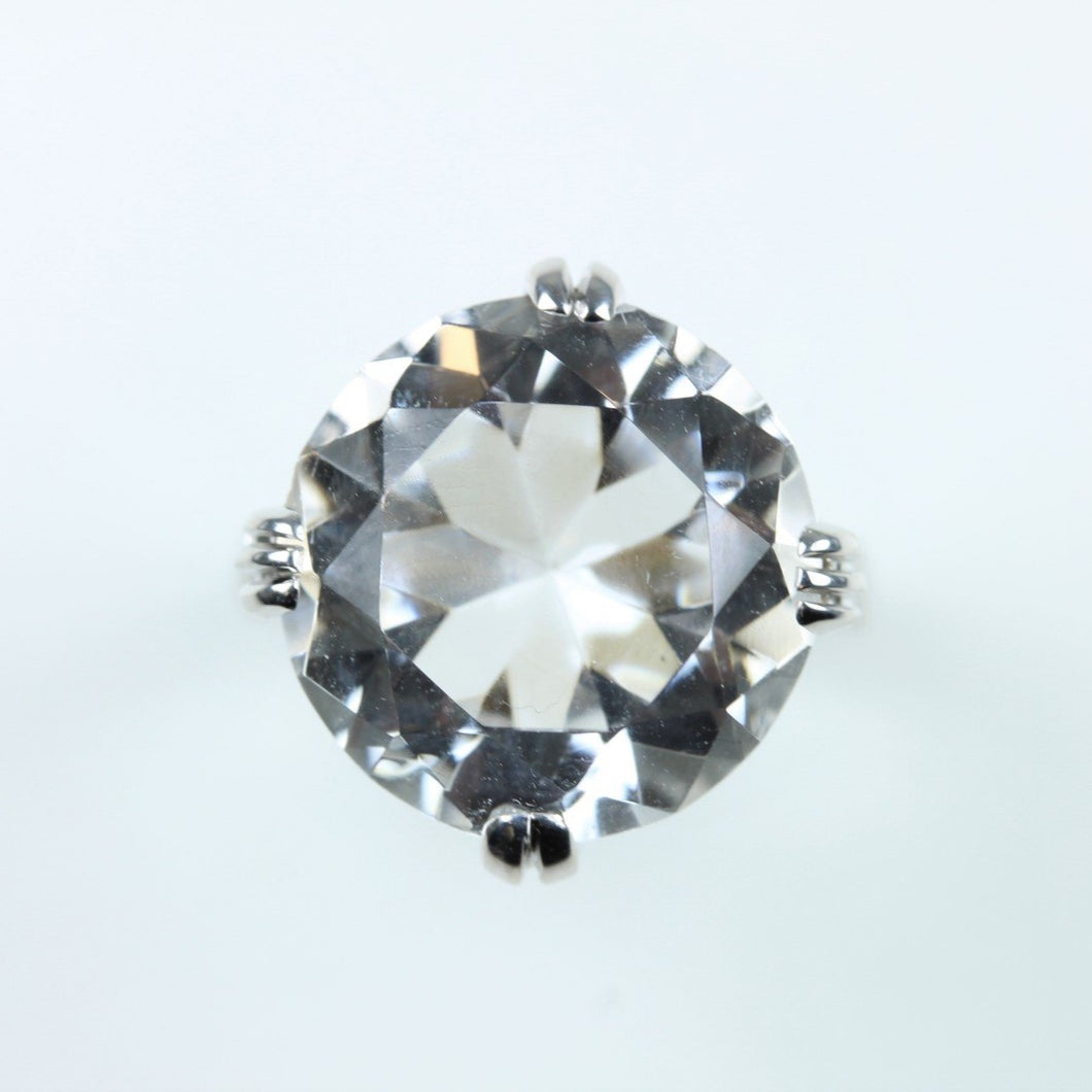 18ct White Gold 10ct Rock Crystal Dress Ring