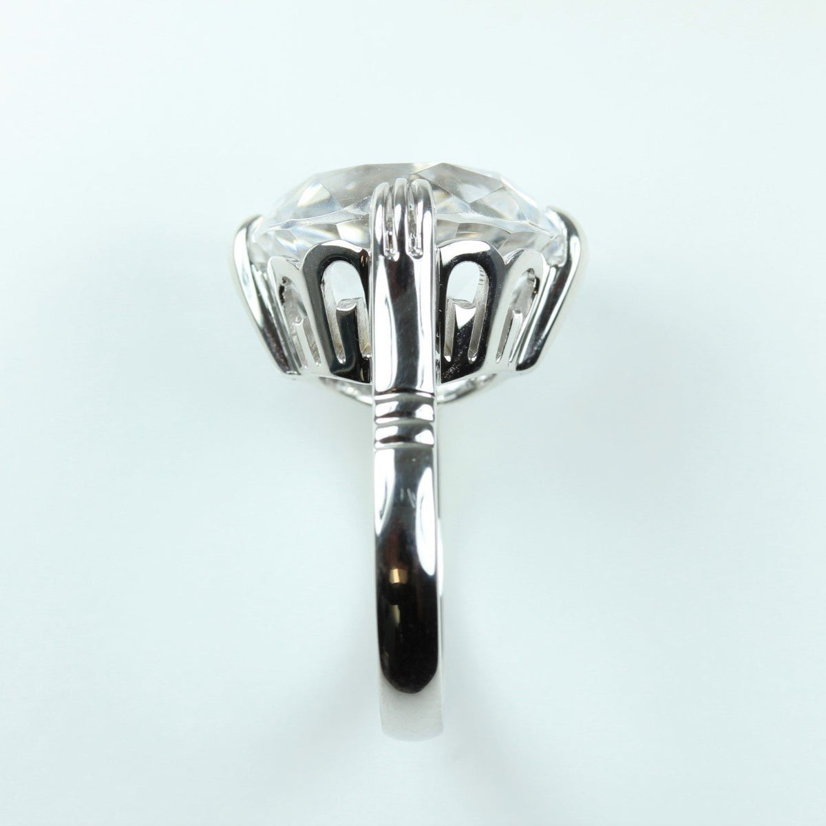 18ct White Gold 10ct Rock Crystal Dress Ring