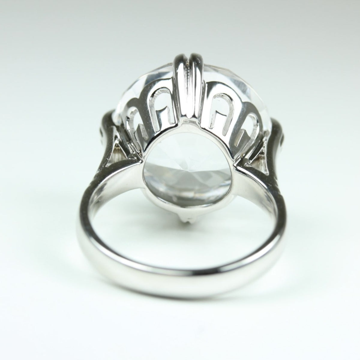 18ct White Gold 10ct Rock Crystal Dress Ring