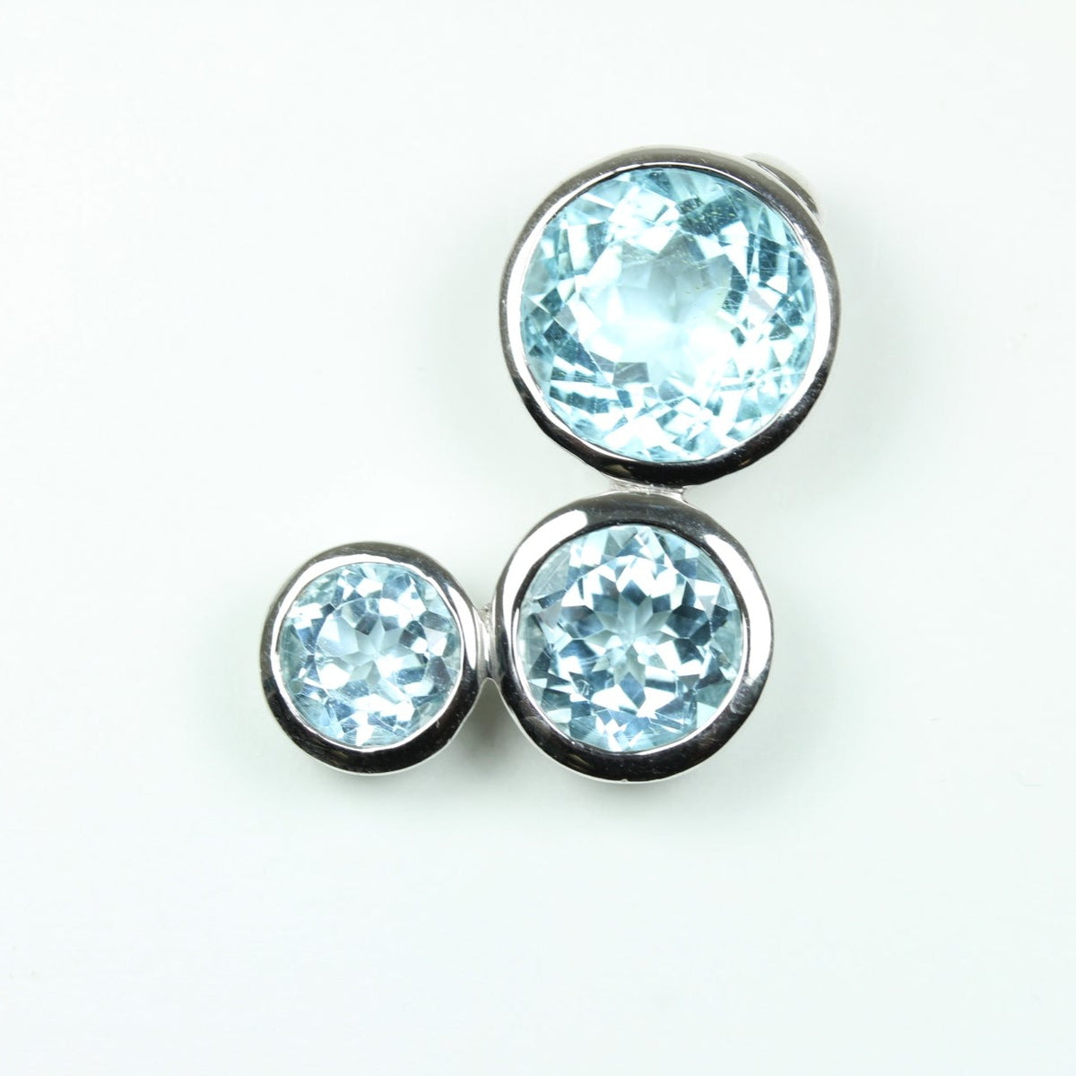 Sterling Silver Three Round Cut Aquamarine Pendant