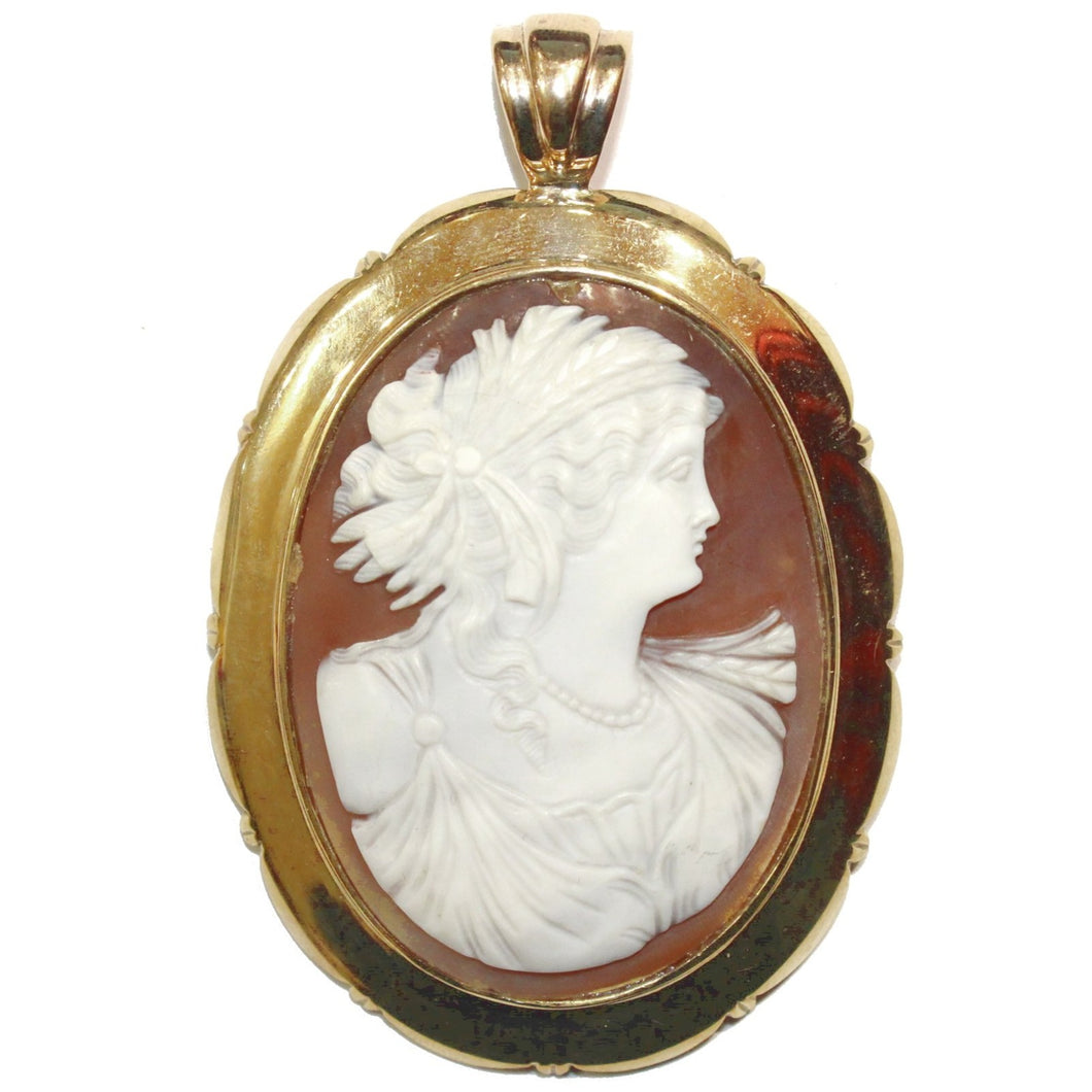 Antique 9ct Yellow Gold Conch Shell Cameo Pendant