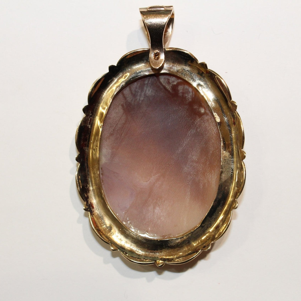 Antique 9ct Yellow Gold Conch Shell Cameo Pendant