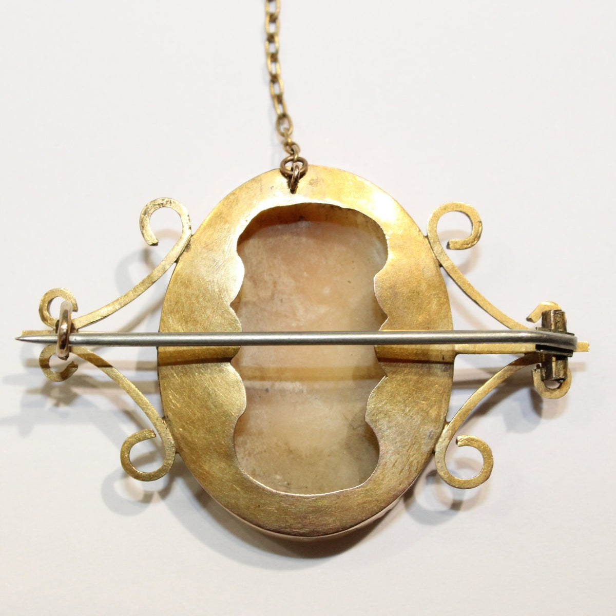Antique 9ct Yellow Gold Greek Style Conch Shell Cameo Brooch