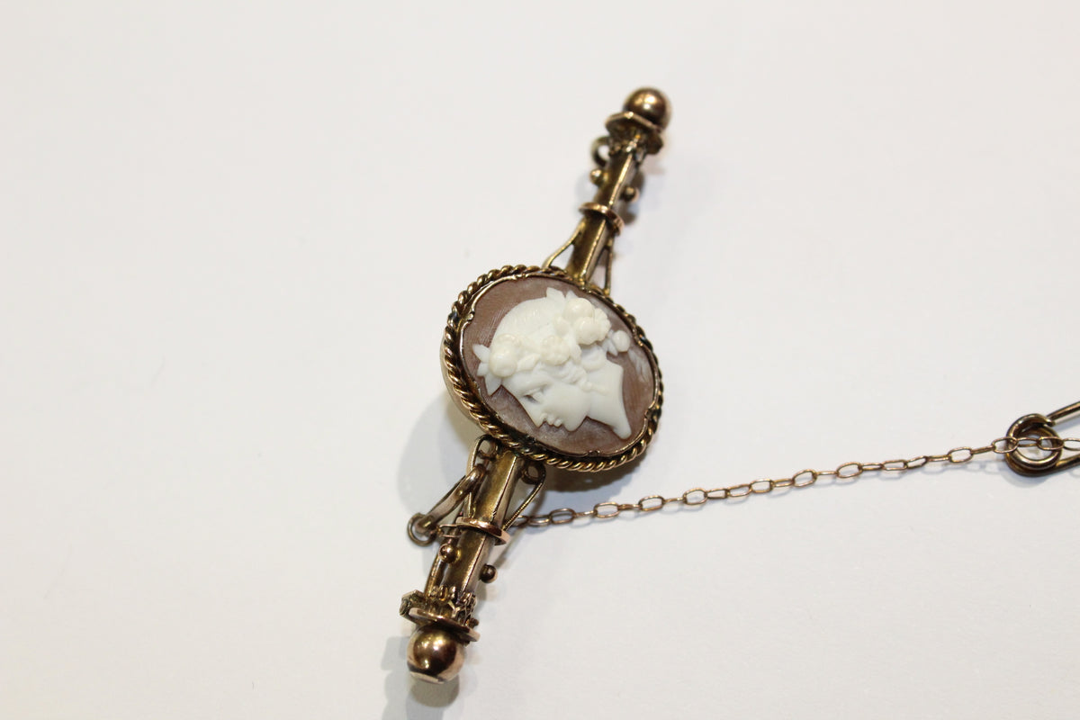 9ct Gold Greek Conch Shell Cameo Brooch