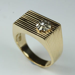 Vintage 9ct Yellow Gold Diamond Signet Ring