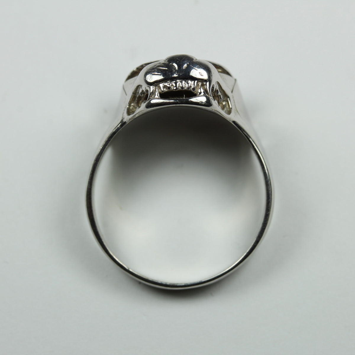 9ct White Gold Panther Mens Ring