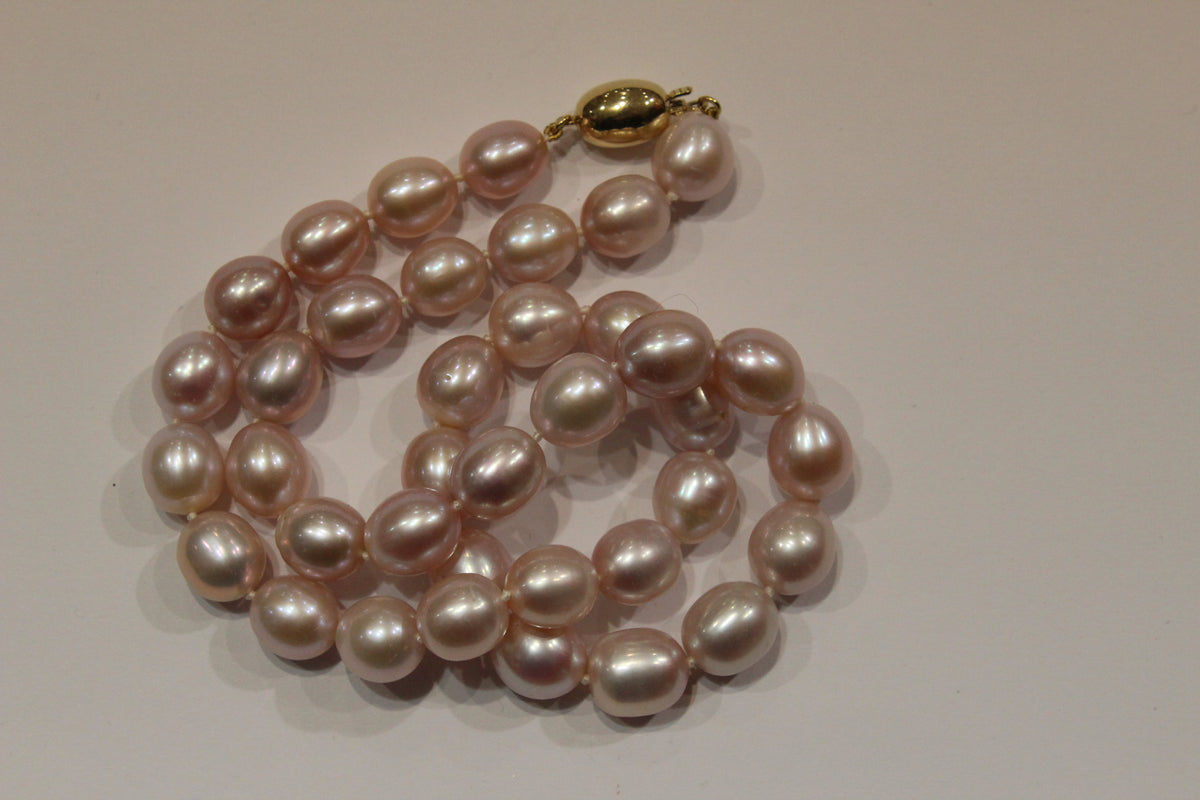 Short Pink Pearl Necklace