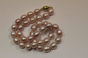 Short Pink Pearl Necklace