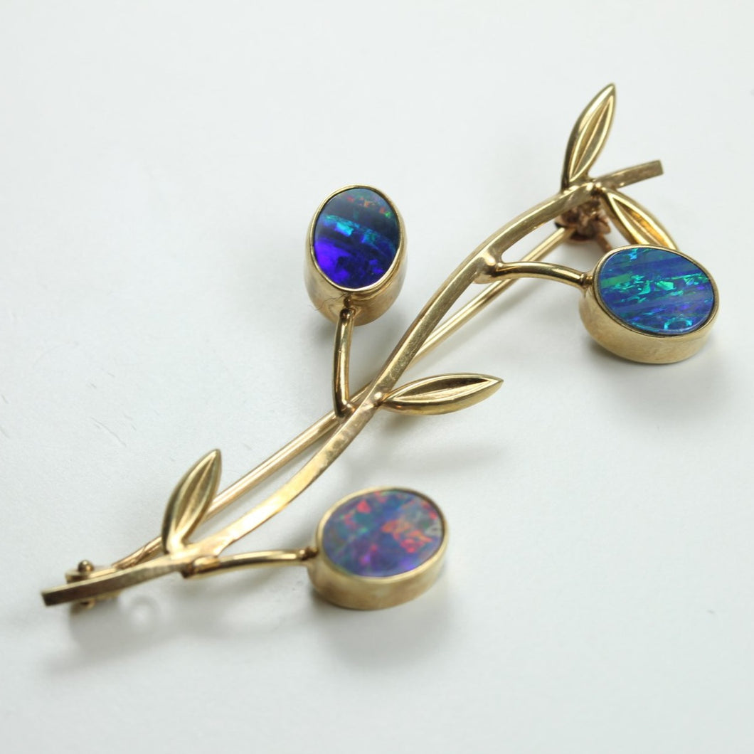 9ct Yellow Gold Floral Opal Brooch