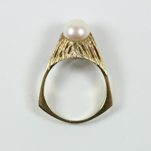 Vintage Yellow Gold White Cultured Pearl Ring