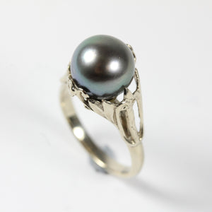 9ct White Gold Black Tahitian Pearl Ring