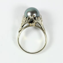 9ct White Gold Black Tahitian Pearl Ring