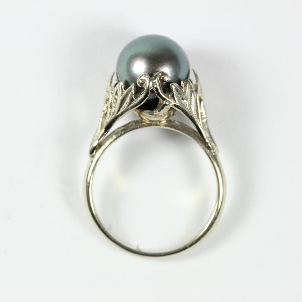 9ct White Gold Black Tahitian Pearl Ring