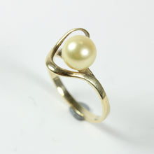 Elegant 9ct Yellow  Perfectly Round Cultured  Pearl Ring