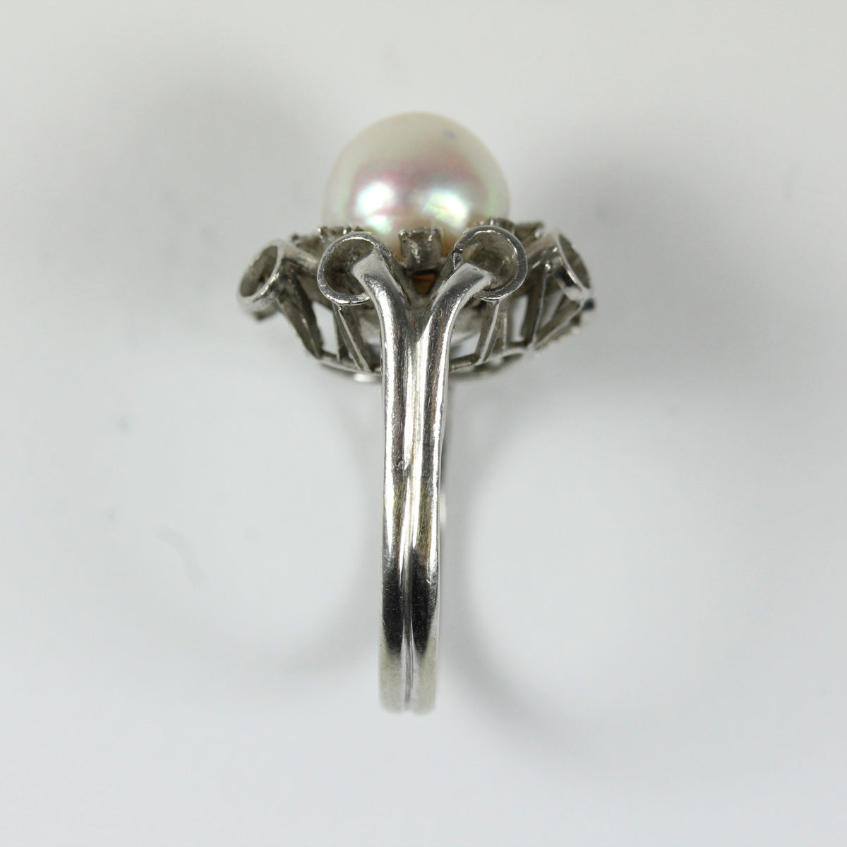 18ct White Gold Cultured Pearl and Diamond Ring