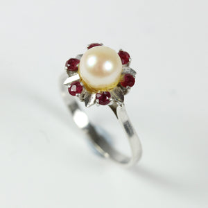 18ct White Gold Cultured Pearl and Ruby Ring