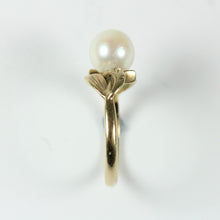 Elegant 9ct Yellow Gold Cultured Pearl Ring