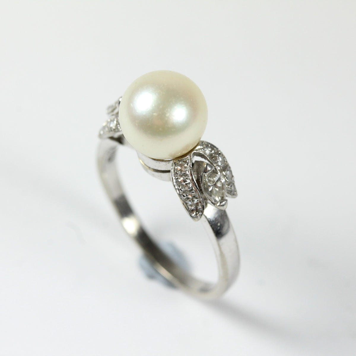 14ct White Gold Diamond and Cultured Pearl Ring