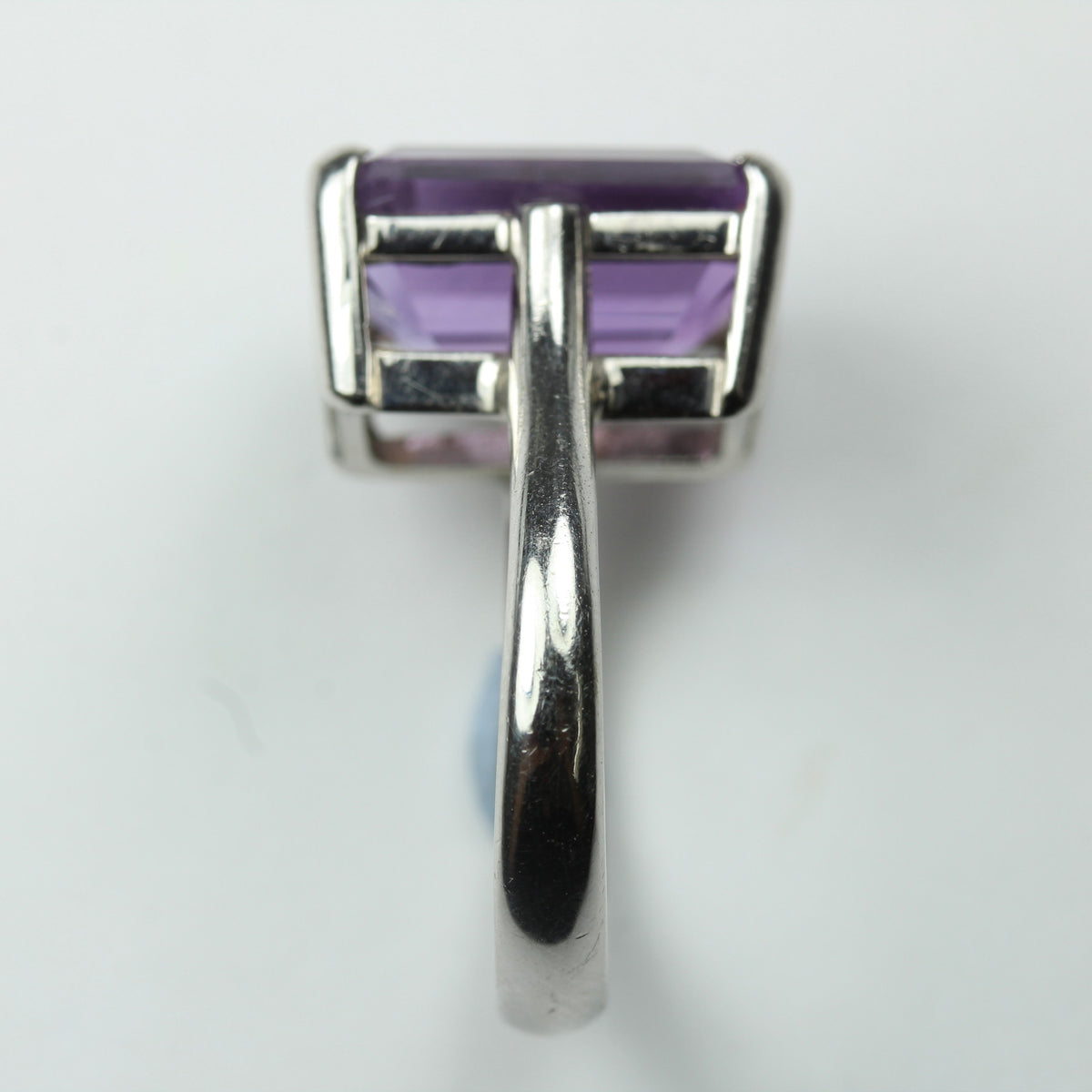 9ct White Gold Amethyst Ring
