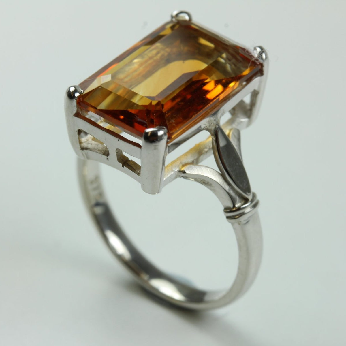 9ct White Gold Citrine Dress Ring
