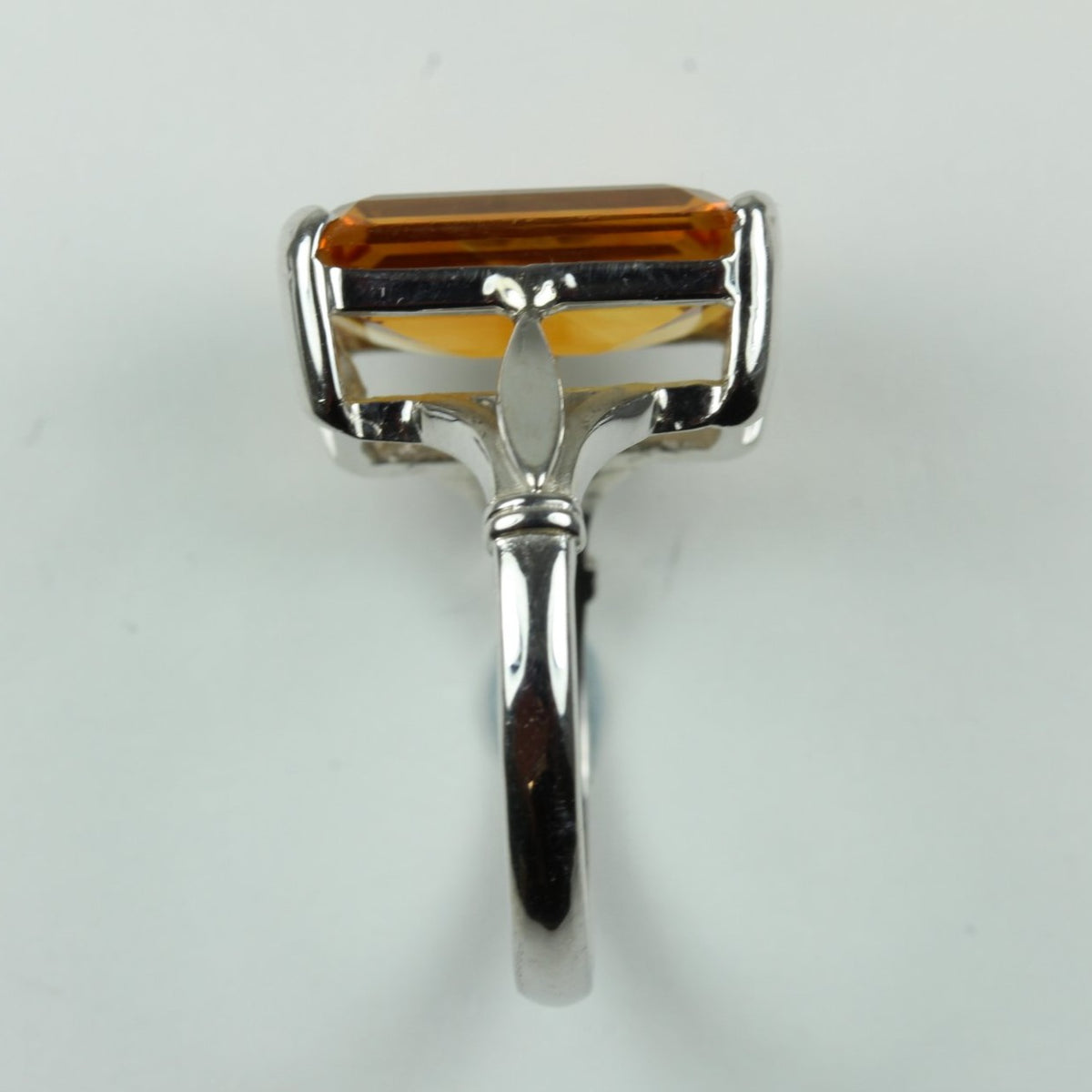 9ct White Gold Citrine Dress Ring