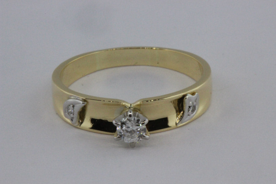 9ct Gold Vintage Diamond Engagement Ring