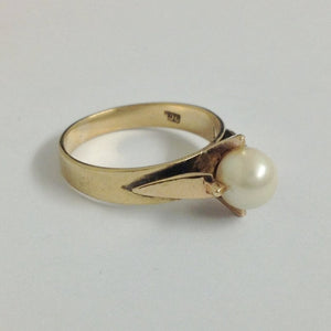Vintage 9ct Yellow Gold Cultured Pearl Ring