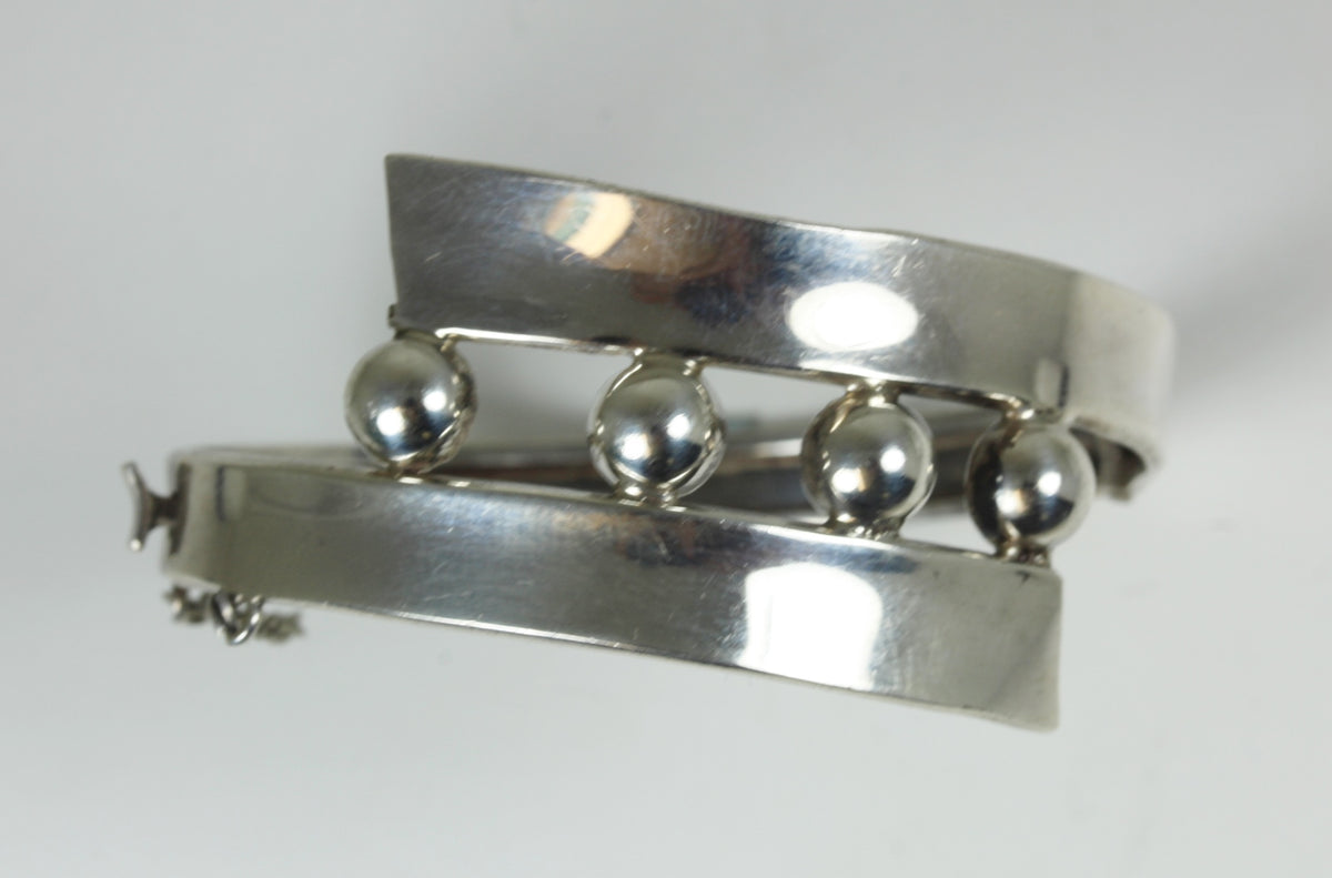 Unique Mexican Sterling Silver Hinged Bracelet