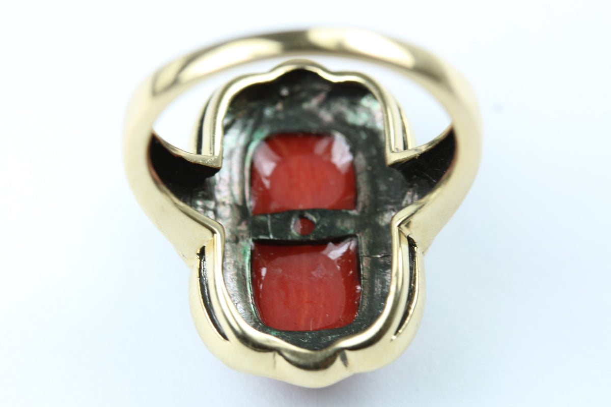 9ct Yellow Gold Coral and Onyx Ring